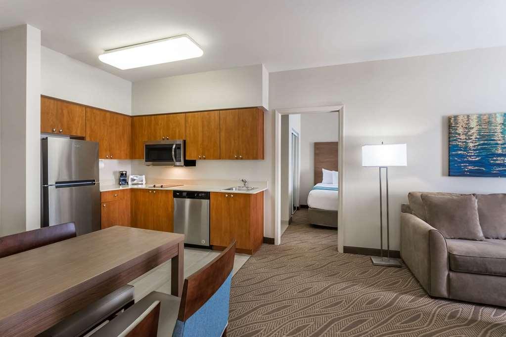 Hawthorn Extended Stay By Wyndham Нейплс Номер фото
